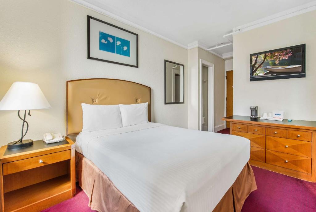Travelodge by Wyndham Downtown Chicago image 8